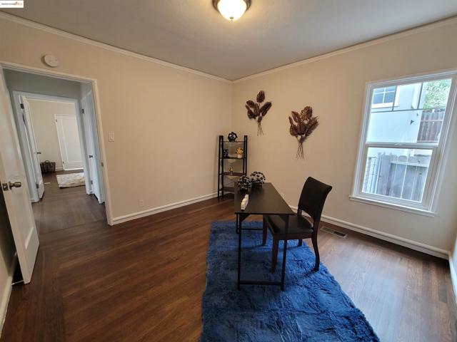 3504 68Th Ave, Oakland CA: https://media.crmls.org/mediaz/cc523667-0a5c-4282-a075-d9418b0dbc1b.jpg