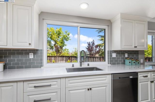 Image 14 of 49 For 2839 Victoria Ridge Ct