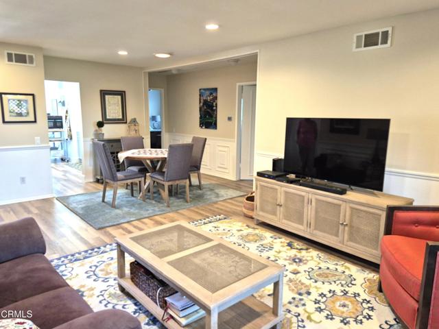 7107 Village 7, Camarillo CA: https://media.crmls.org/mediaz/cc534648-fbd9-46fe-9122-f51a82cf1376.jpg