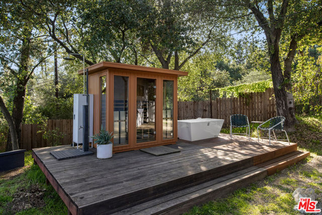 2235 Villa Heights Road, Pasadena CA: https://media.crmls.org/mediaz/cc54831f-3a04-465f-983a-3dc9391837ef.jpg