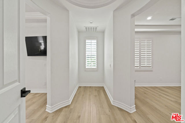 Image 32 of 52 For 8639 Edelweiss Drive