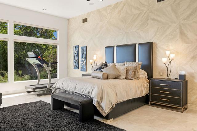 334 Crest Lake Drive, Palm Desert, CA 92211