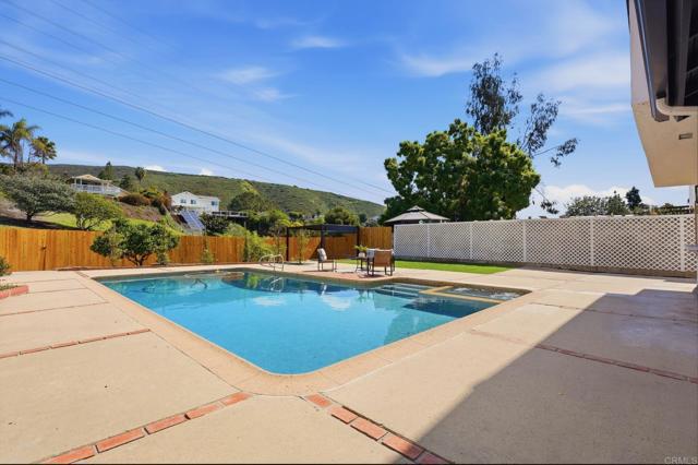 Detail Gallery Image 28 of 42 For 13879 Paseo Cardiel, San Diego,  CA 92129 - 4 Beds | 2/1 Baths