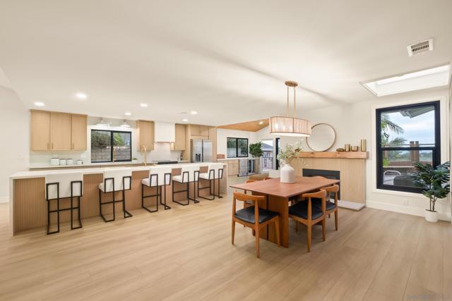 3985 Syme Dr, Carlsbad CA: https://media.crmls.org/mediaz/cc5599ca-c10e-43bf-b99f-869007e31726.jpg