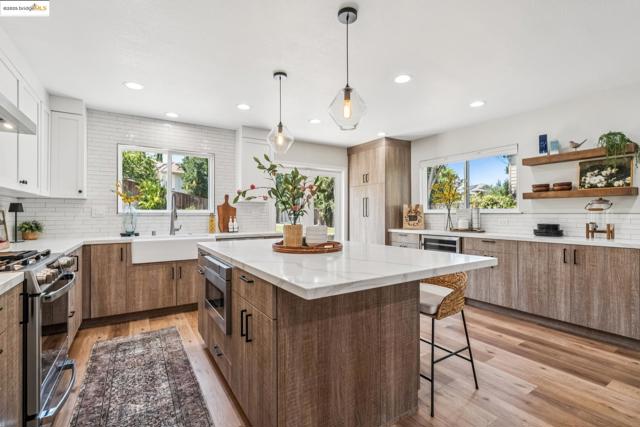 1051 Kaski Ln, Concord CA: https://media.crmls.org/mediaz/cc55cd71-d191-44bb-aac8-829429392332.jpg