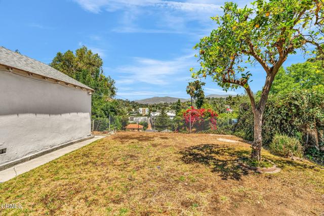 4127 Scandia Way, Los Angeles CA: https://media.crmls.org/mediaz/cc55f6bd-ff7e-467a-99df-89671749f0fb.jpg