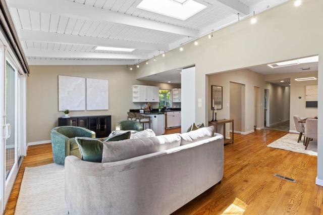 777 Bayview Way, Redwood City CA: https://media.crmls.org/mediaz/cc5623a1-ddc4-435b-8d61-840cac2a346d.jpg