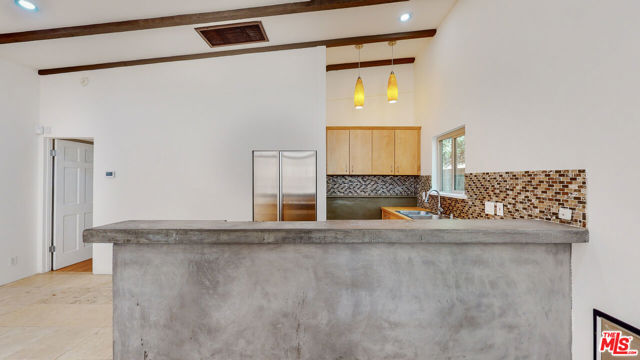 1480 BENEDICT CANYON Drive photo 3