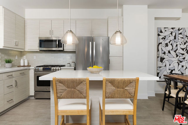 6067 W Studio Court, Los Angeles CA: https://media.crmls.org/mediaz/cc565160-f1ad-4bd3-a9b8-1ff1889cbaf4.jpg