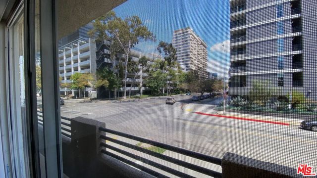 701 S Kingsley Drive, Los Angeles CA: https://media.crmls.org/mediaz/cc56d735-019b-4716-9969-8389d613400a.jpg