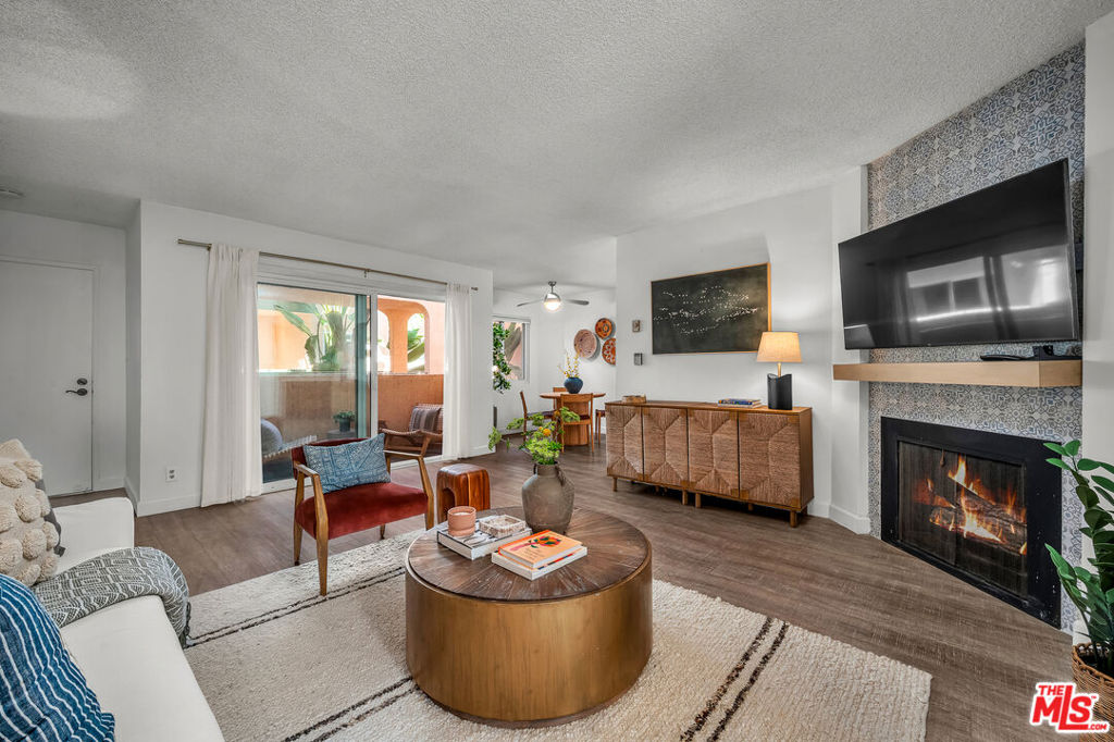 914 Lincoln Boulevard #202