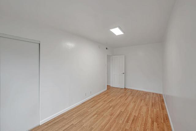 163 Lee Avenue, San Francisco CA: https://media.crmls.org/mediaz/cc573ea3-fe23-45af-b9cb-9f442af744ec.jpg