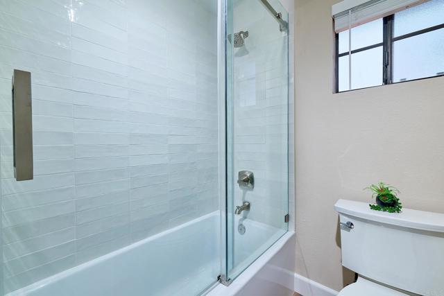 Detail Gallery Image 19 of 28 For 3045 Greenwich St, Carlsbad,  CA 92010 - 4 Beds | 2/1 Baths