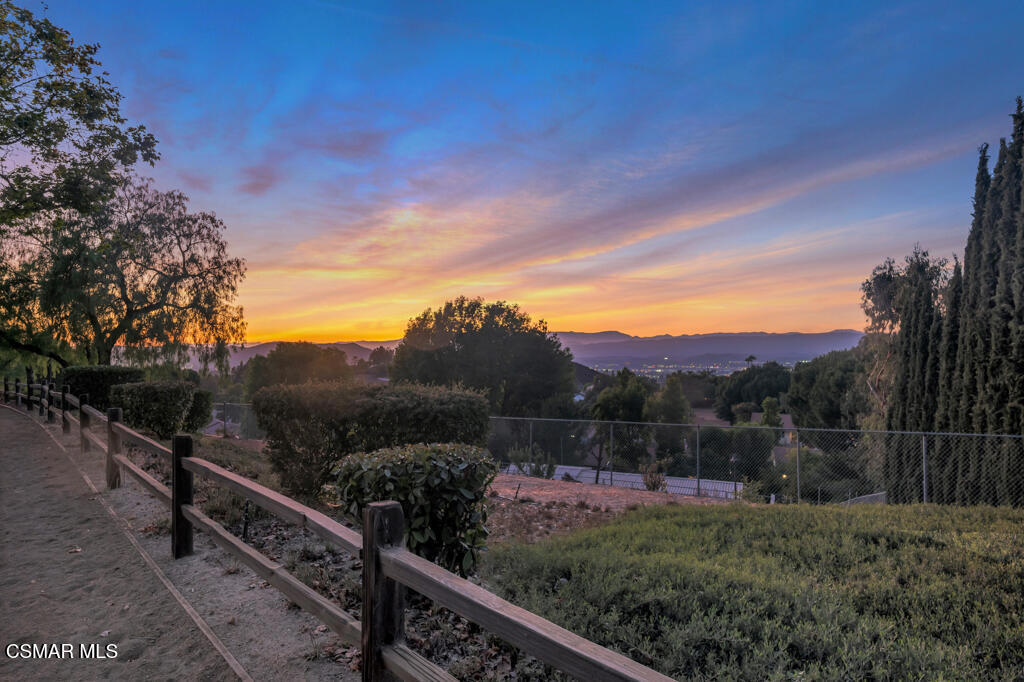 https://media.crmls.org/mediaz/cc586ebb-d366-4503-93fc-9c736e7a18bd.jpg?preset=X-Large