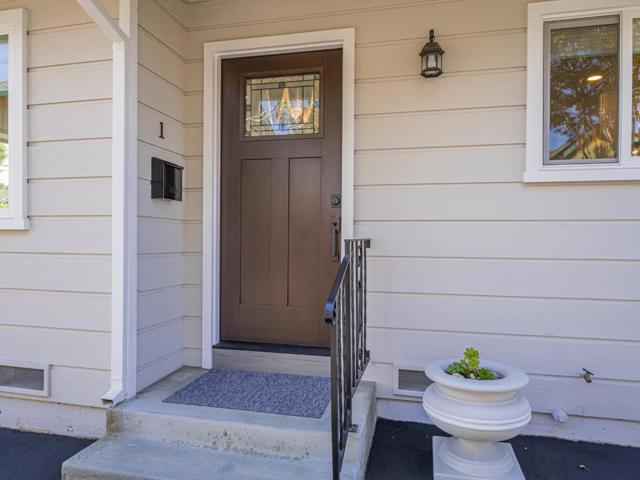 1221 Broadway, Santa Cruz CA: https://media.crmls.org/mediaz/cc598ec7-1ee8-49be-be0f-562044a08f40.jpg