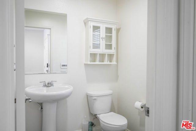 2732 Hemlock Road, Palmdale CA: https://media.crmls.org/mediaz/cc5a38c0-d6f1-439c-afa5-2683a812e728.jpg