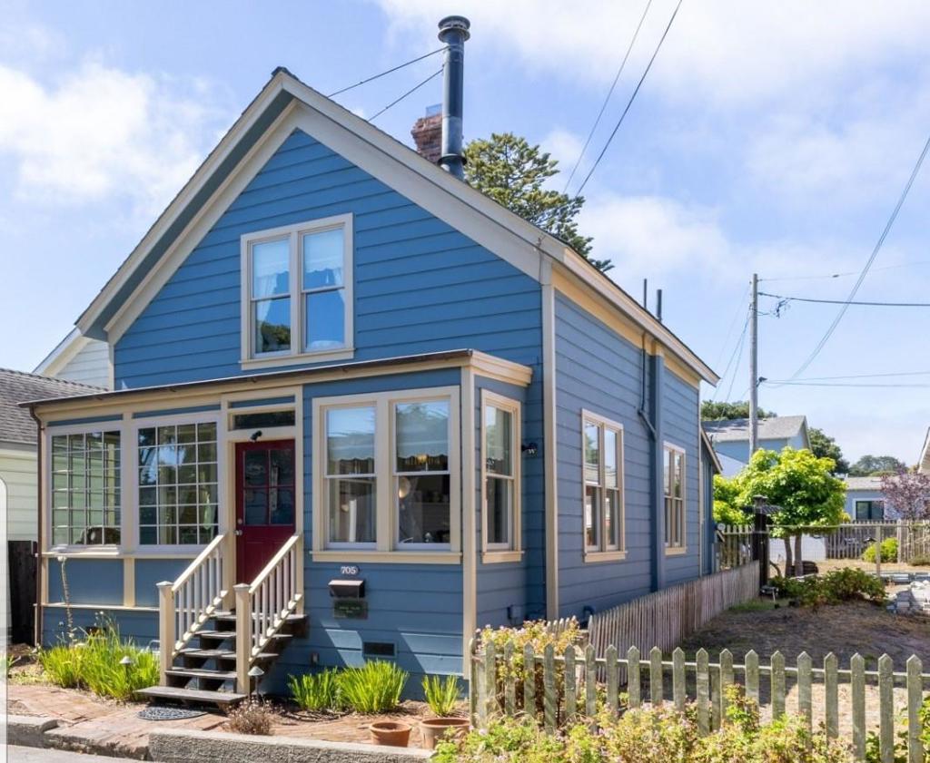 705 Union Street