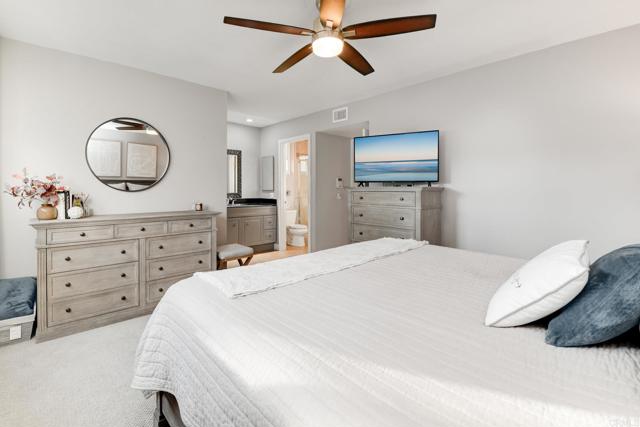 Detail Gallery Image 19 of 30 For 9947 Mesa Madera Dr, San Diego,  CA 92131 - 4 Beds | 3 Baths
