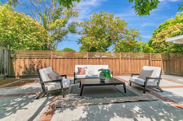 3845 Corina Way, Palo Alto CA: https://media.crmls.org/mediaz/cc5ba4f3-bc71-4114-9fba-c0c968e6b56c.jpg