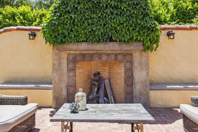 2307 Easton Drive, Burlingame CA: https://media.crmls.org/mediaz/cc5bb8e2-65c0-4679-b030-7af45c707785.jpg