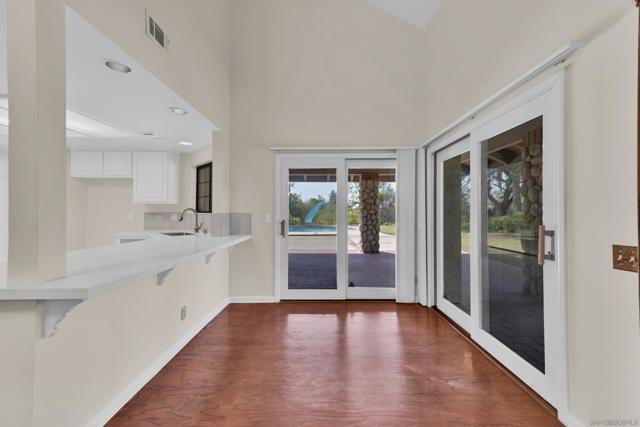15235 Crestview Ct, Poway CA: https://media.crmls.org/mediaz/cc5c32e9-35d7-4713-9229-76c26f1d6f41.jpg