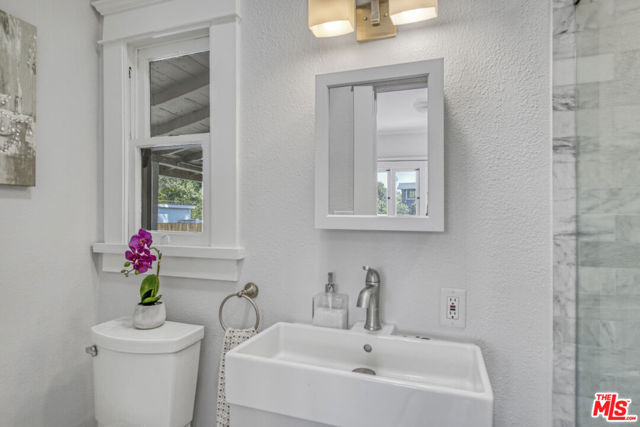 991 Palm Terrace, Pasadena CA: https://media.crmls.org/mediaz/cc5c8d70-7b74-4fef-9885-b46fbca04ca8.jpg