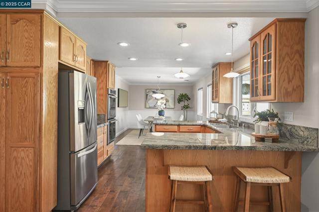 940 Lexington Pl, San Ramon CA: https://media.crmls.org/mediaz/cc5cdc1c-dc7b-495f-bc2e-6e96a67b9696.jpg