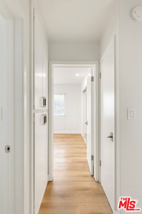 https://media.crmls.org/mediaz/cc5d0edd-e477-4a0c-8621-11d731a90db7.jpg?preset=X-Large