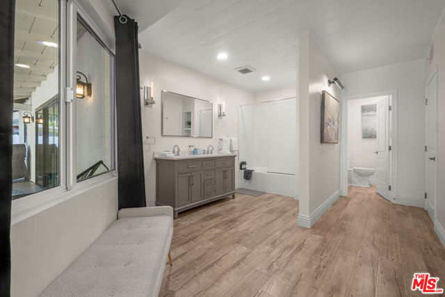 5932 Lubao Avenue photo 33