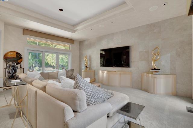 4478 Deer Ridge Road, Danville CA: https://media.crmls.org/mediaz/cc5f5eae-19da-4449-9802-27e37e1f78a6.jpg