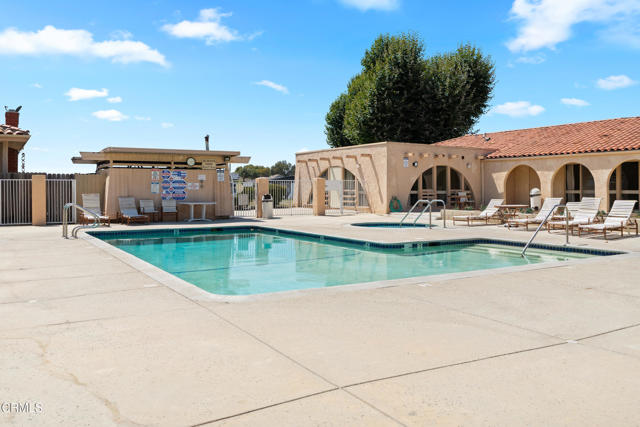262 Gershwin Lane, Ventura CA: https://media.crmls.org/mediaz/cc5fbade-43db-4590-8076-dcead606a210.jpg
