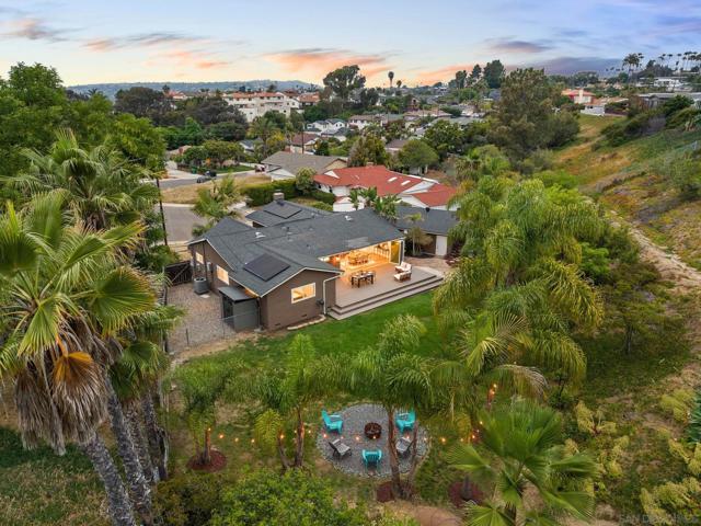 4840 Penrose Ct, San Diego CA: https://media.crmls.org/mediaz/cc6017b9-7f42-4f81-aa6e-bf8a230b3e08.jpg
