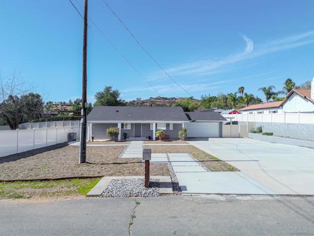 1996 Rohn Rd, Escondido CA: https://media.crmls.org/mediaz/cc601bd9-c3d3-465d-99d9-8802451d7e65.jpg
