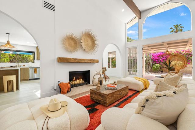 34 Lincoln Place, Rancho Mirage CA: https://media.crmls.org/mediaz/cc605afa-d7ee-4f17-8b51-602f9d7f701d.jpg