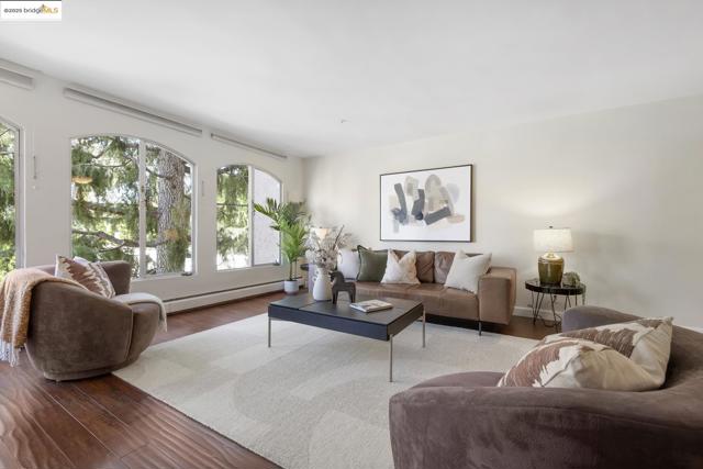 5405 Carlton St, Oakland CA: https://media.crmls.org/mediaz/cc606e3f-9a16-4b0a-bffb-89081a716567.jpg