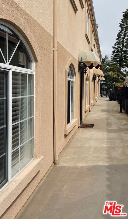 1717 Armacost Avenue, Los Angeles CA: https://media.crmls.org/mediaz/cc617158-1aa5-4759-a4e9-e707e793c49c.jpg