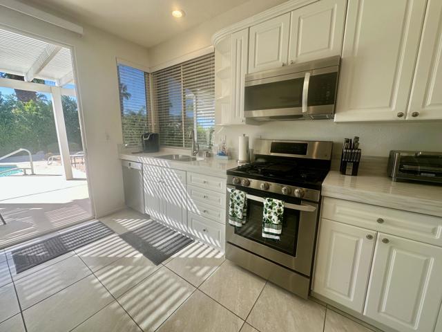 31 KITCHEN