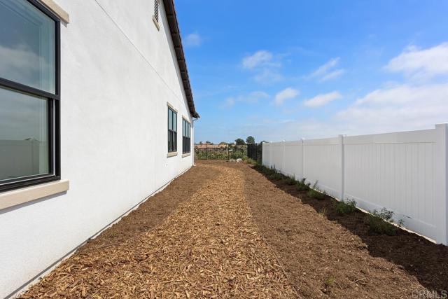 1212 Stonemark Place, Vista CA: https://media.crmls.org/mediaz/cc6226e9-693d-42ea-91b7-e035e9403d43.jpg