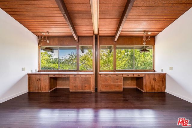 5961 Wrightcrest Drive, Culver City CA: https://media.crmls.org/mediaz/cc627870-65ed-489b-954a-d9ba2ff8e160.jpg