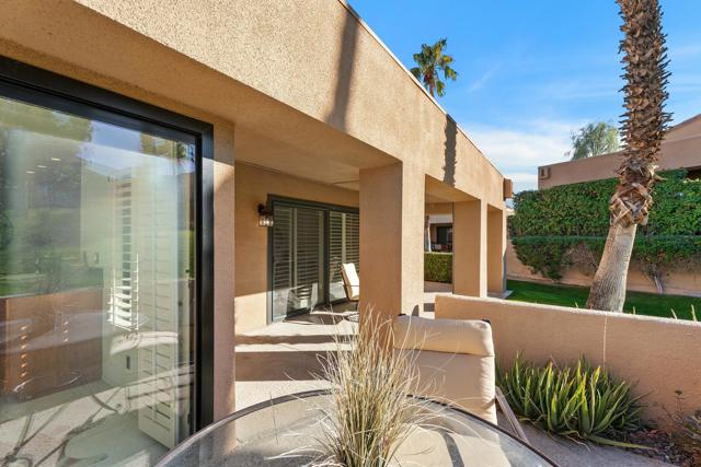 73481 Poinciana Place, Palm Desert CA: https://media.crmls.org/mediaz/cc634242-d674-4dc0-94d4-2c0362462cef.jpg
