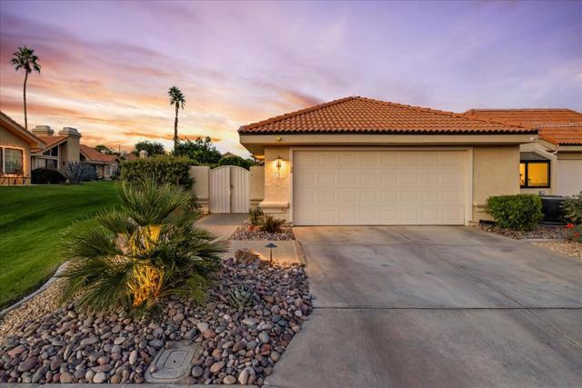 44 Acapulco Drive, Palm Desert CA: https://media.crmls.org/mediaz/cc639bb7-d035-4b5f-90fc-11f0c942a7cf.jpg