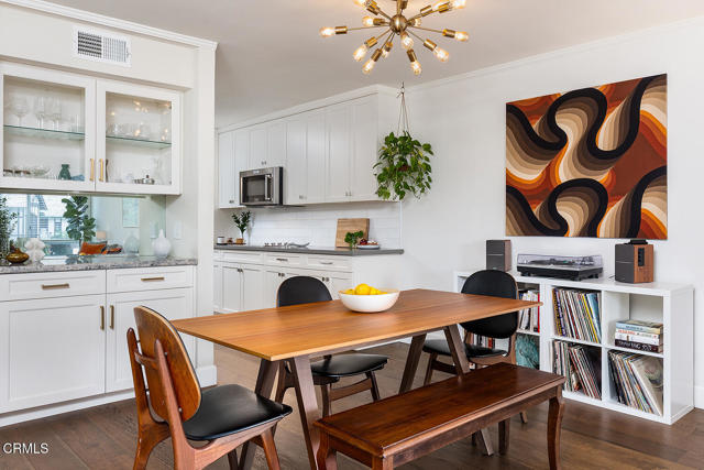 190 Arroyo Terrace, Pasadena CA: https://media.crmls.org/mediaz/cc63bed5-db59-4a35-86de-f9179ca7c973.jpg