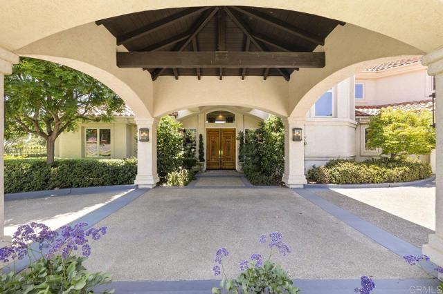 14963 Huntington Gate Drive, Poway CA: https://media.crmls.org/mediaz/cc640a9a-1cf1-4087-80e1-63e676d72c2f.jpg