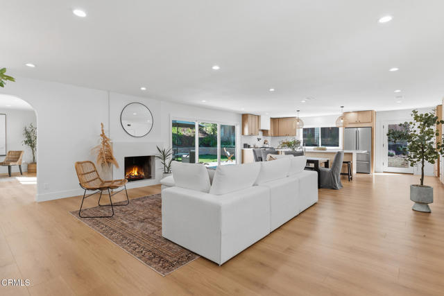 Detail Gallery Image 4 of 33 For 3034 Rollings Ave, Thousand Oaks,  CA 91360 - 5 Beds | 3 Baths