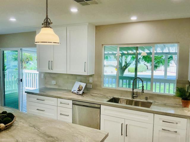 3445 Don Ortega Drive, Carlsbad CA: https://media.crmls.org/mediaz/cc650fb4-52fb-4255-8ed0-3c77feed4ce4.jpg