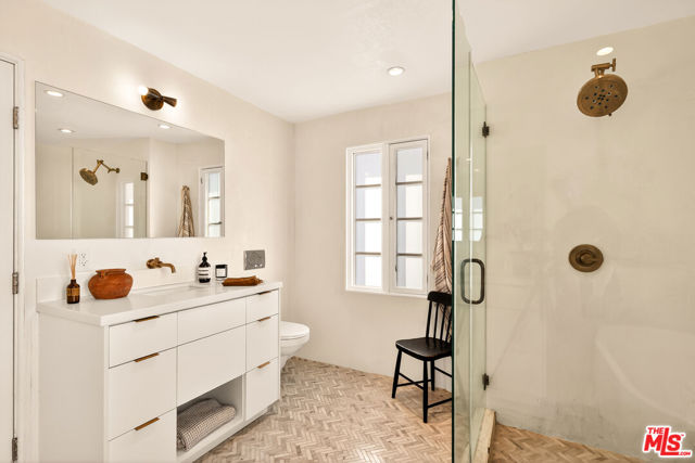 Image 32 of 43 For 3128 Stanford Avenue