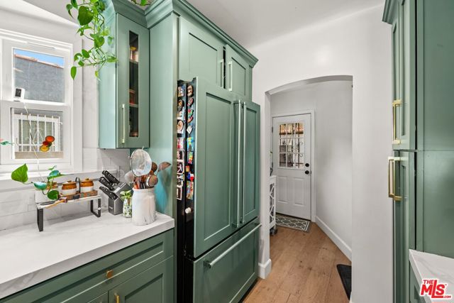 3871 Roxton Avenue, Los Angeles CA: https://media.crmls.org/mediaz/cc656568-87f0-4ba3-ab3c-a2cc8132e54b.jpg