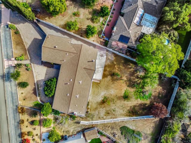 3925 Rogers Rd, Spring Valley CA: https://media.crmls.org/mediaz/cc658a14-a9f0-4844-a07a-7b24b157b771.jpg