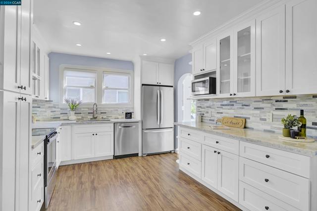 Image 19 of 60 For 850 Collier Dr