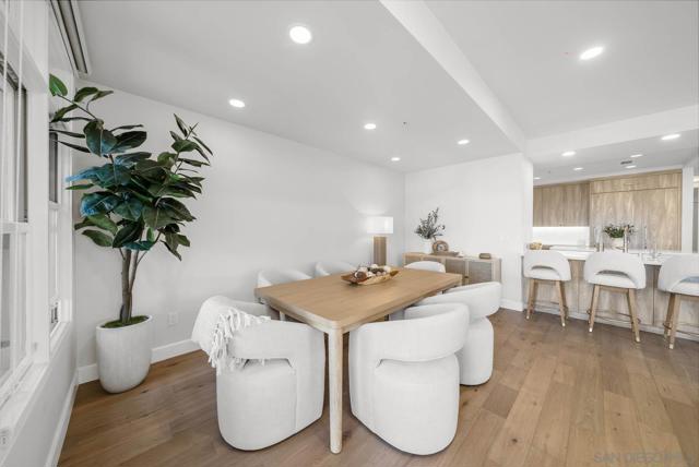 141 Orange Ave, Coronado CA: https://media.crmls.org/mediaz/cc663ac5-6618-49c6-87fa-0d1e384ae078.jpg